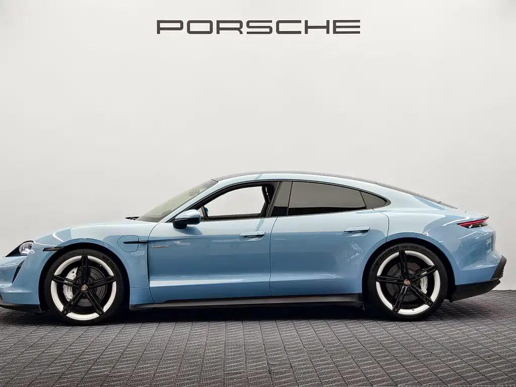 Porsche Taycan — миниатюра 5