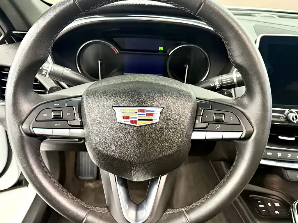 Cadillac CT5 — миниатюра 14