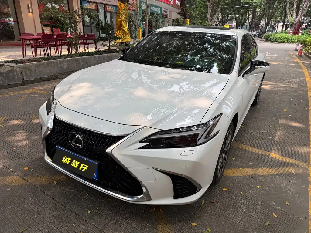 Lexus ES — миниатюра 2