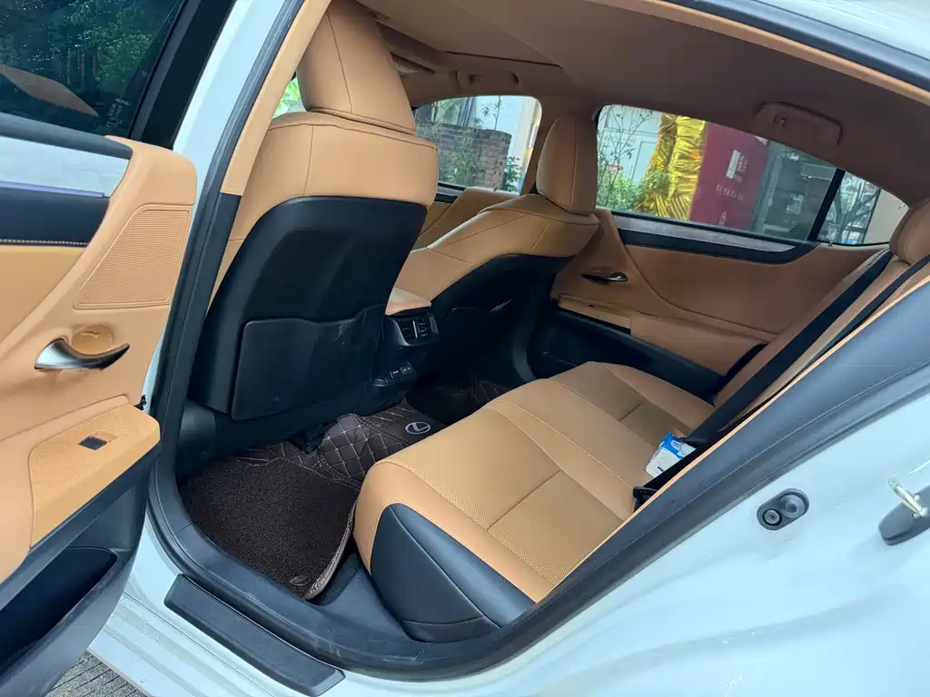 Lexus ES — миниатюра 4