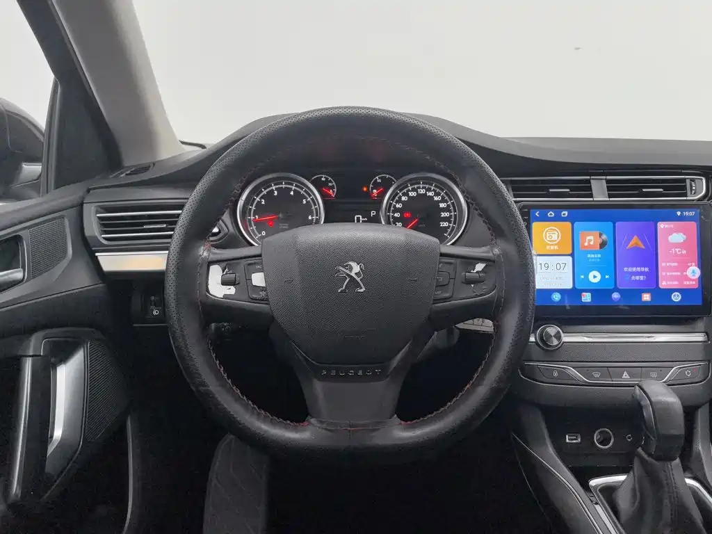 Peugeot 408 — миниатюра 11