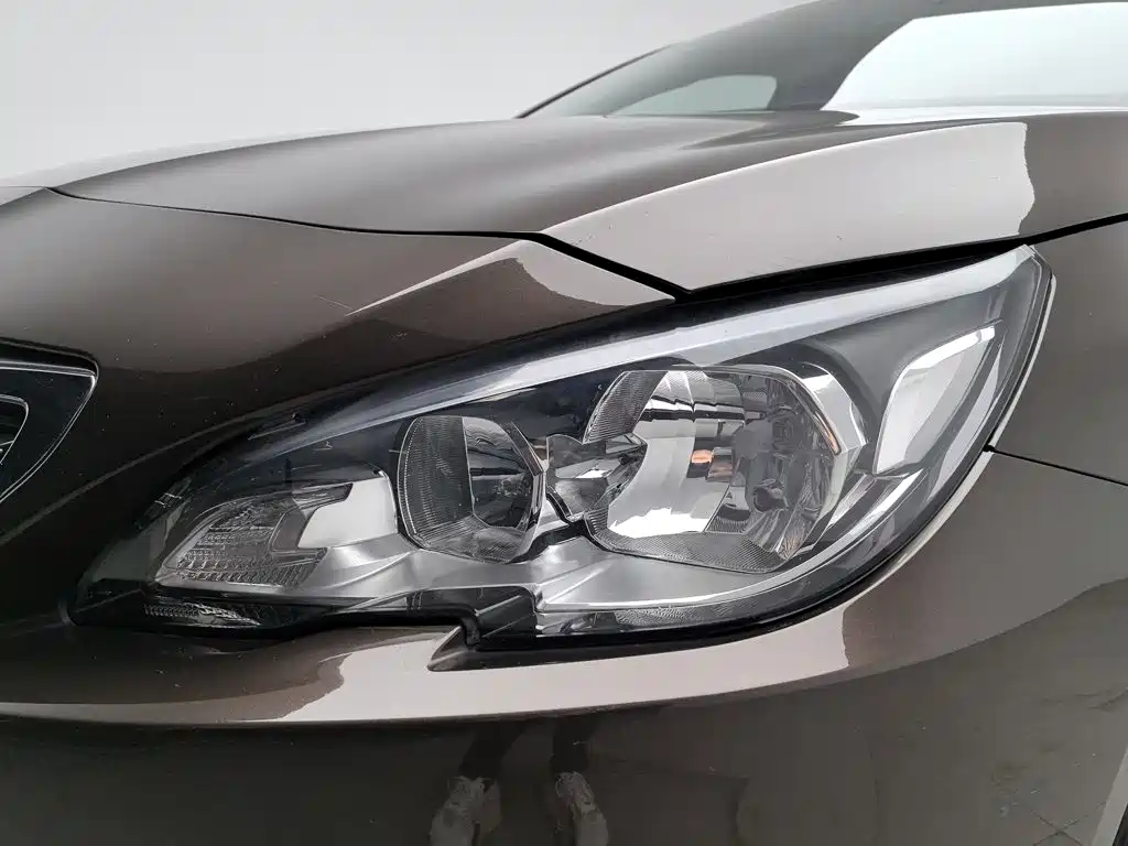 Peugeot 408 — миниатюра 7