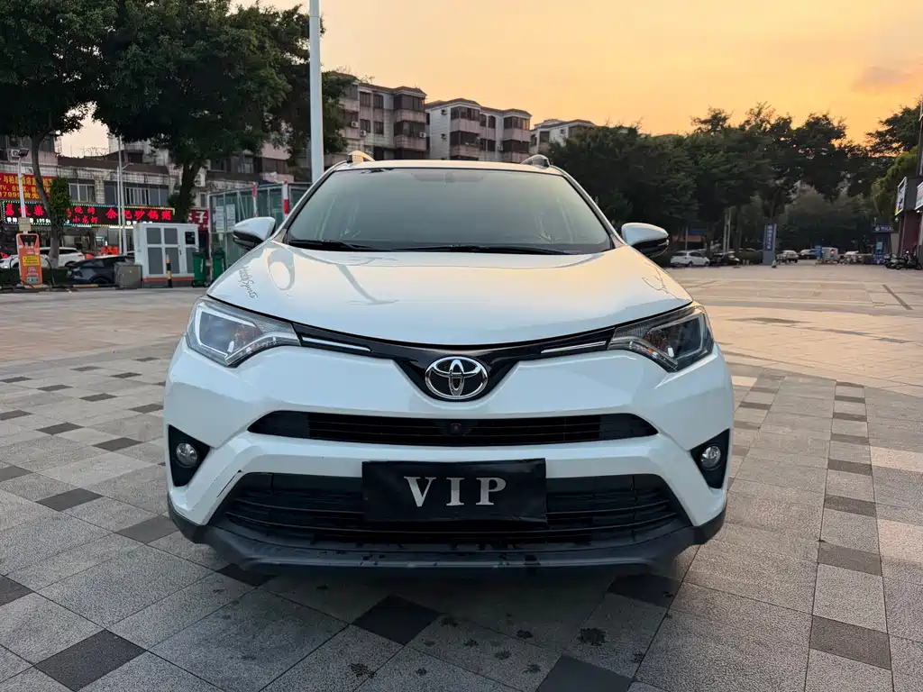 Toyota RAV4 — миниатюра 2