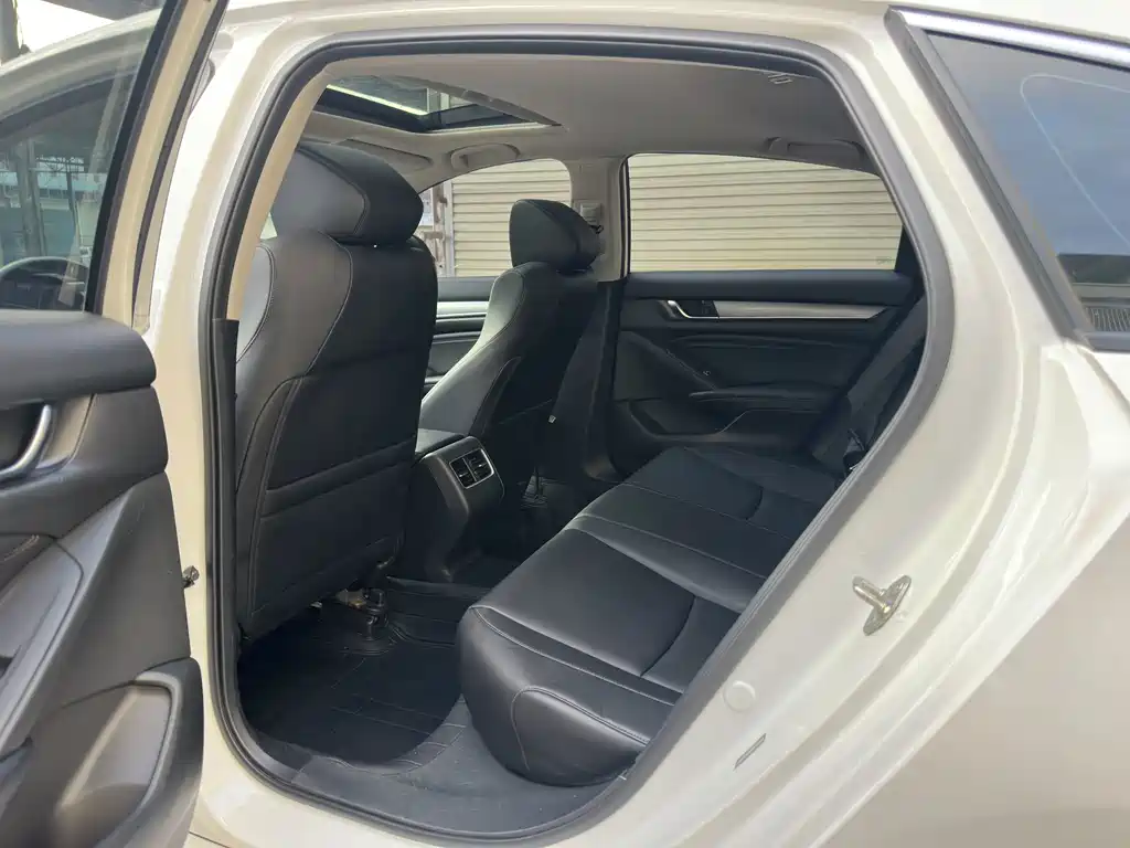 Honda Accord — миниатюра 9