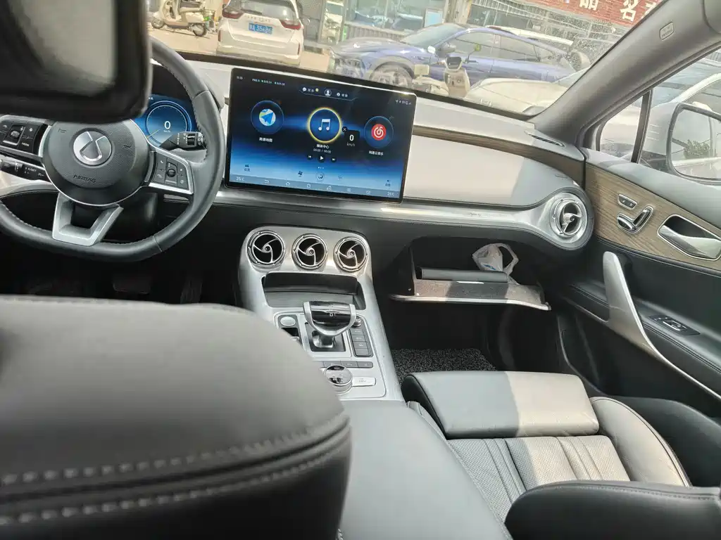 Denza X 2020 PHEV Flagship