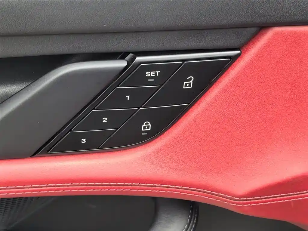 Porsche Taycan — миниатюра 24