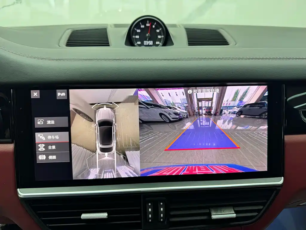 Porsche Cayenne — миниатюра 14