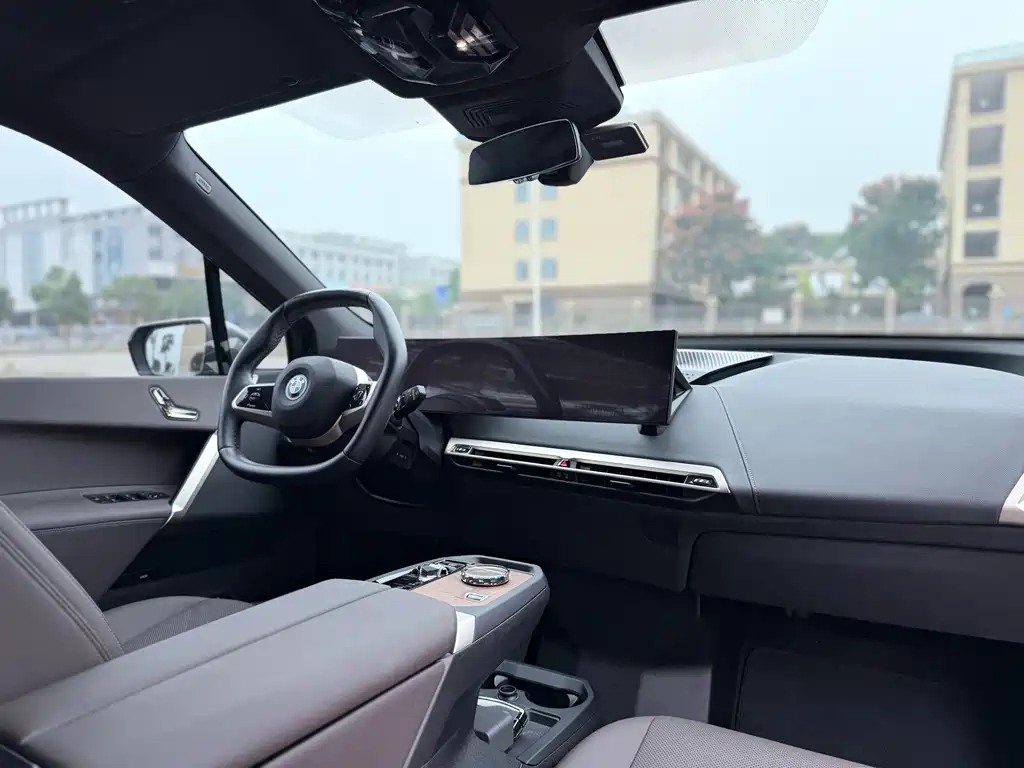 BMW iX — миниатюра 10