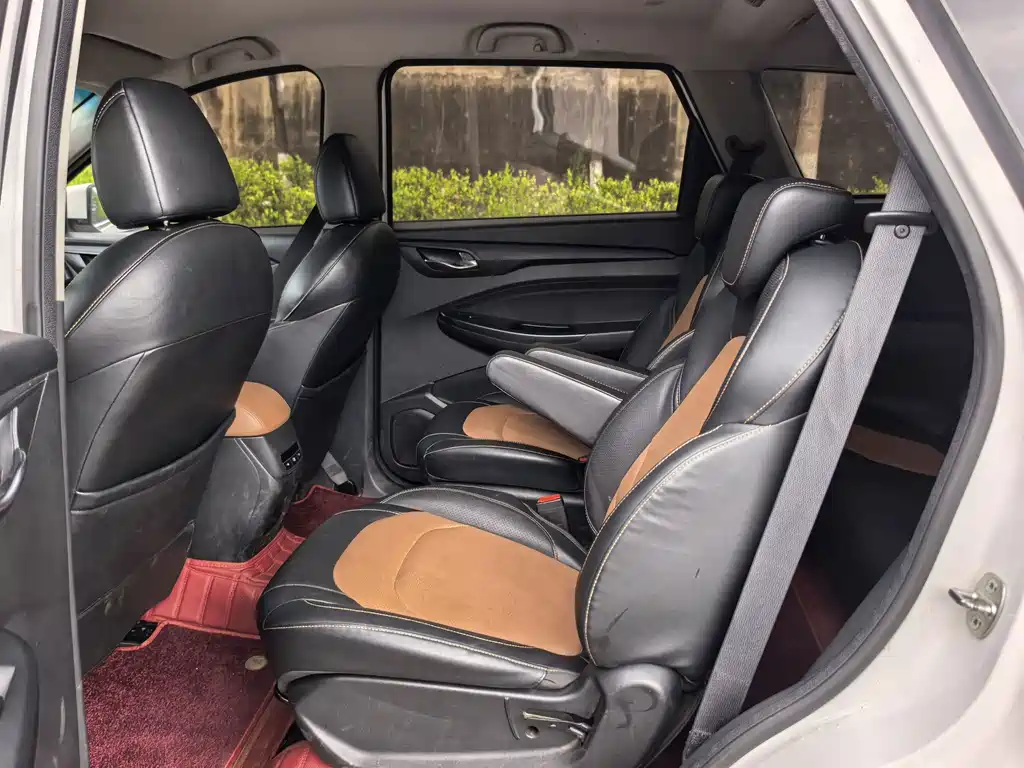 Wuling Hongguang S3 — миниатюра 8