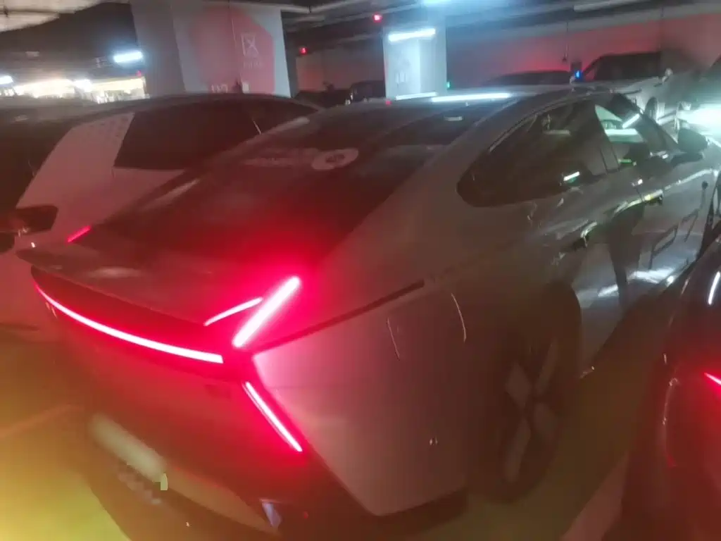 XPeng P7 — миниатюра 7
