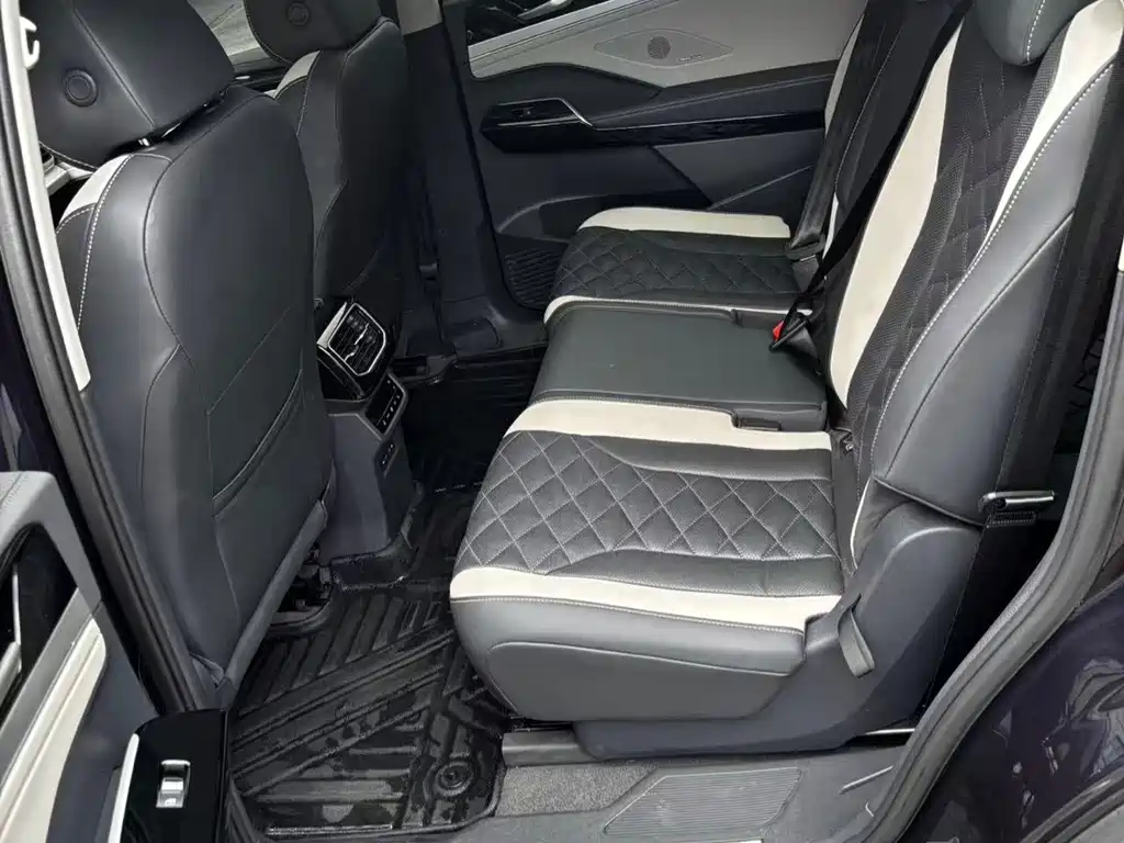 Volkswagen ID.6 Crozz — миниатюра 5