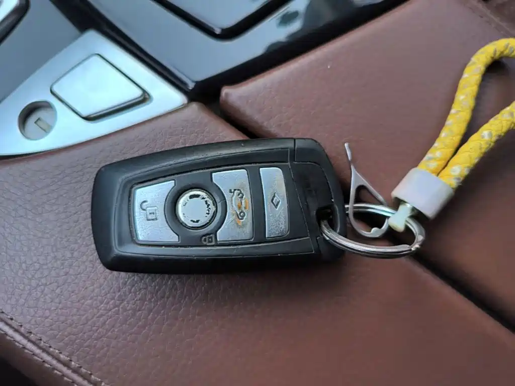 BMW 5 Series — миниатюра 12