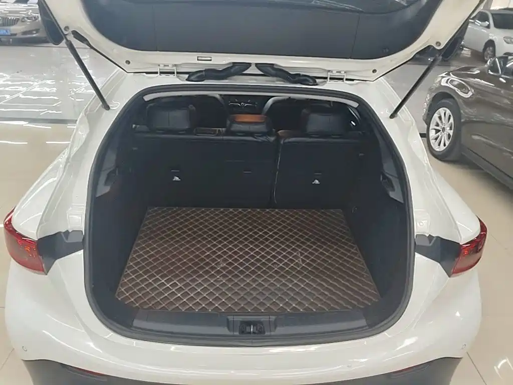 Infiniti QX30 — миниатюра 19