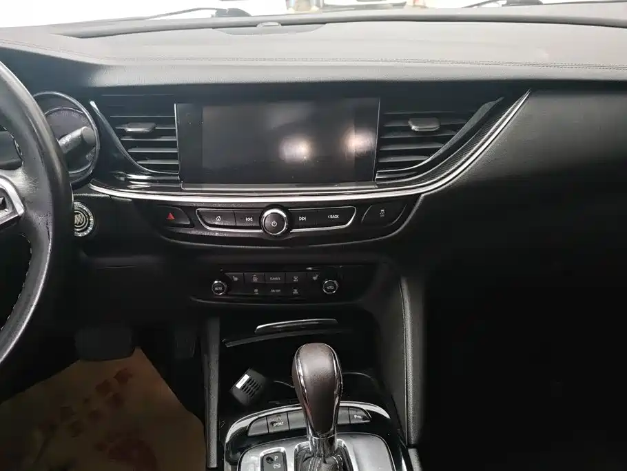 Buick Regal — миниатюра 13
