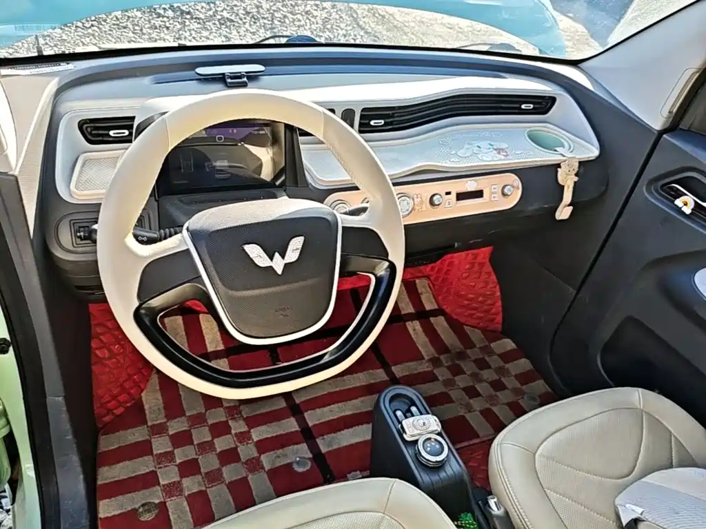 Wuling MINIEV — миниатюра 10