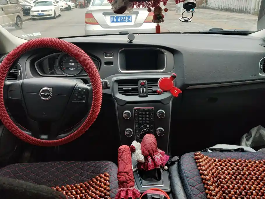 Volvo V40 — миниатюра 12