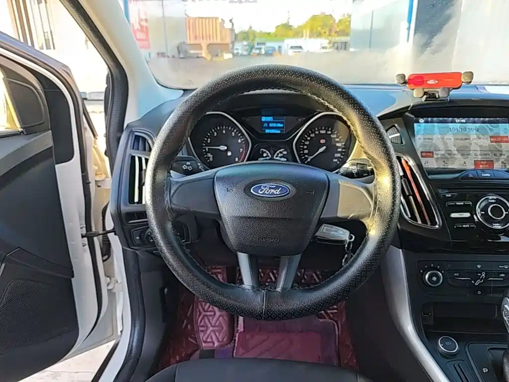 Ford Focus — миниатюра 11