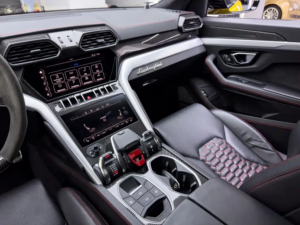 Lamborghini Urus — миниатюра 26