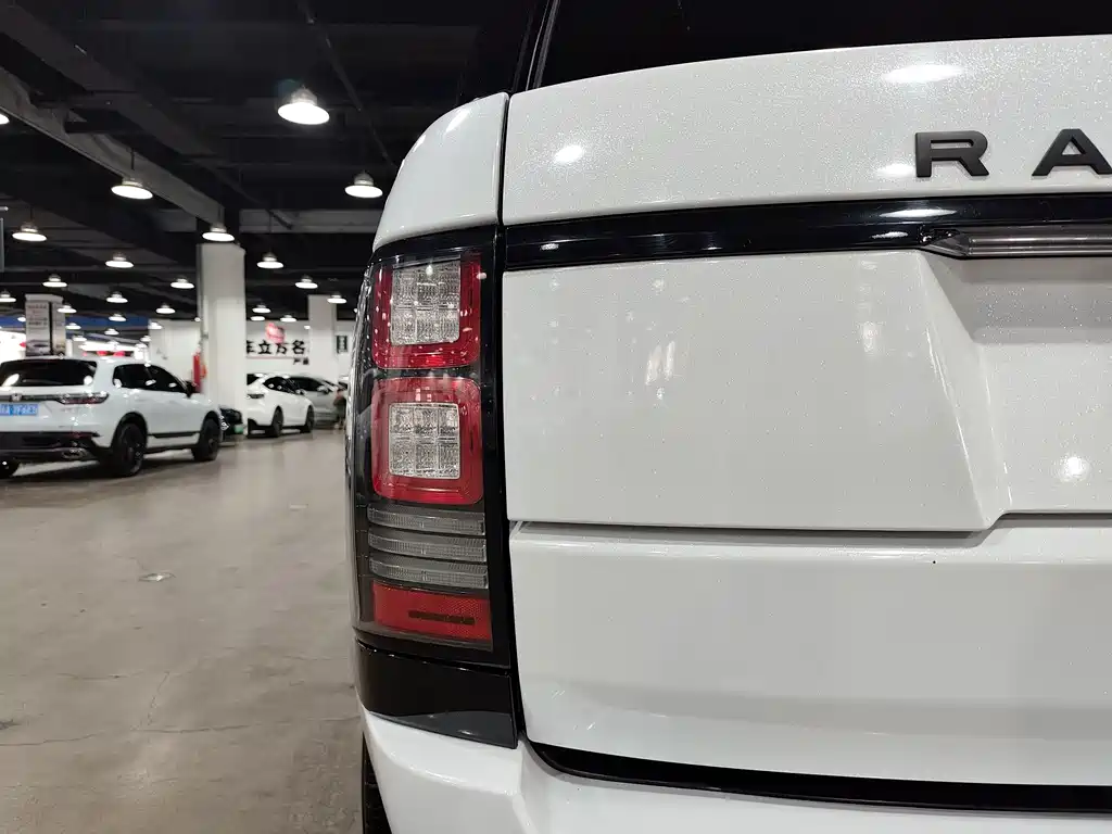 Land Rover Range Rover — миниатюра 18