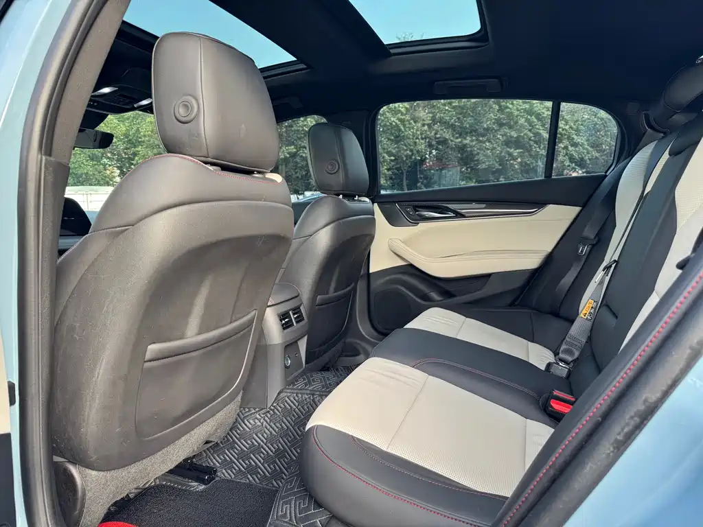 Cadillac CT5 — миниатюра 5