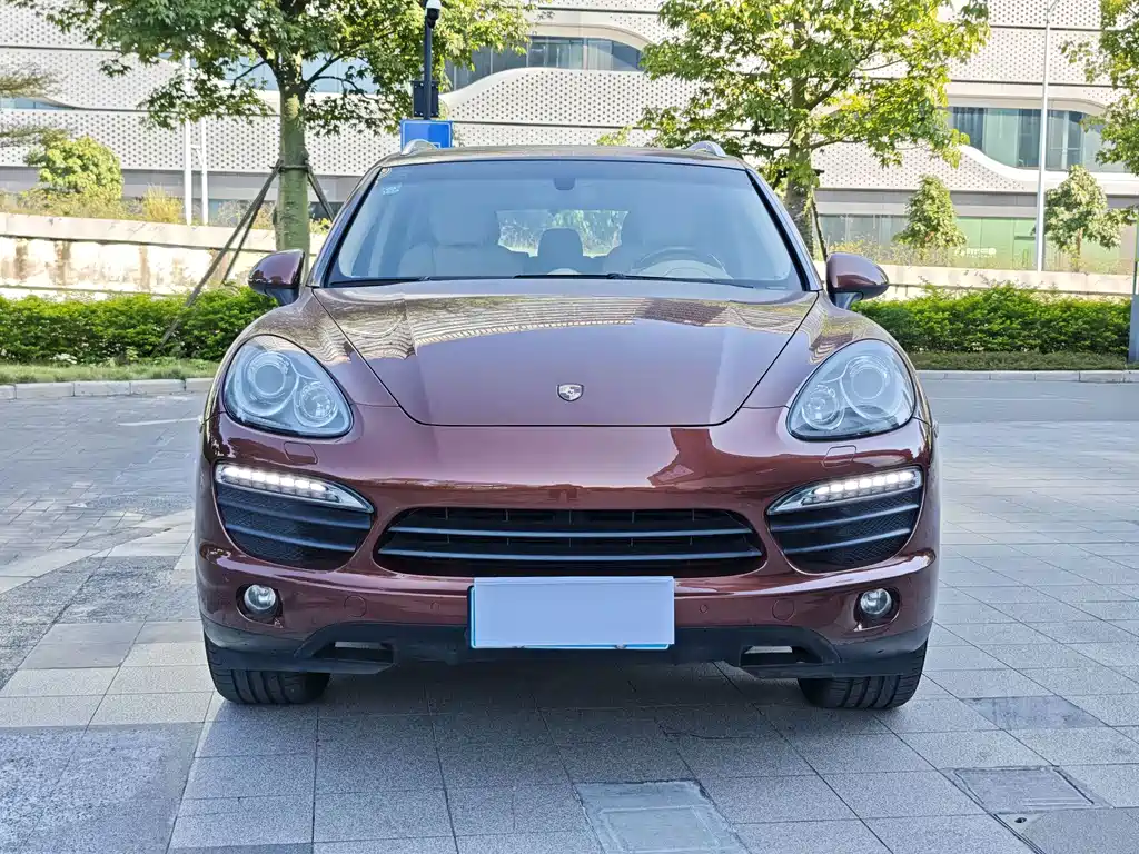 Porsche Cayenne — миниатюра 2