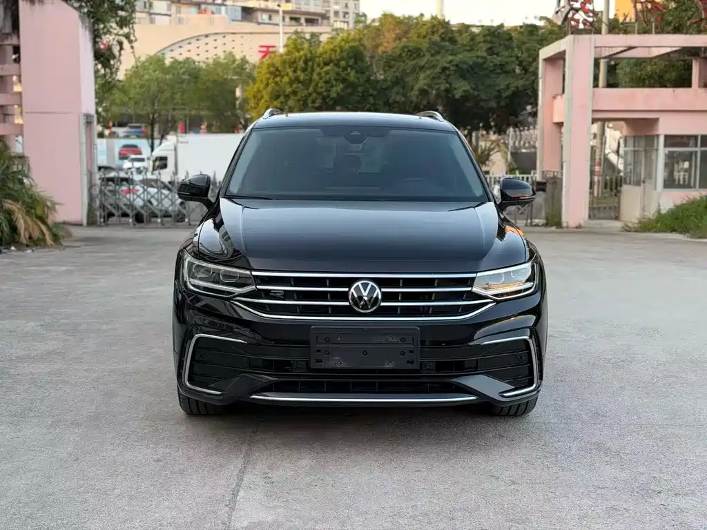 Volkswagen Tiguan L — миниатюра 2