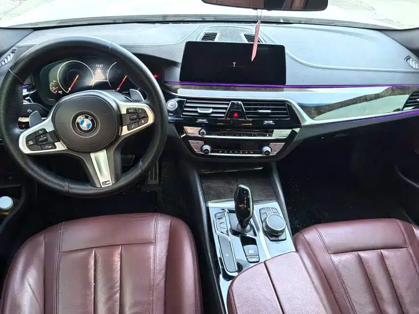 BMW 5 Series — миниатюра 8