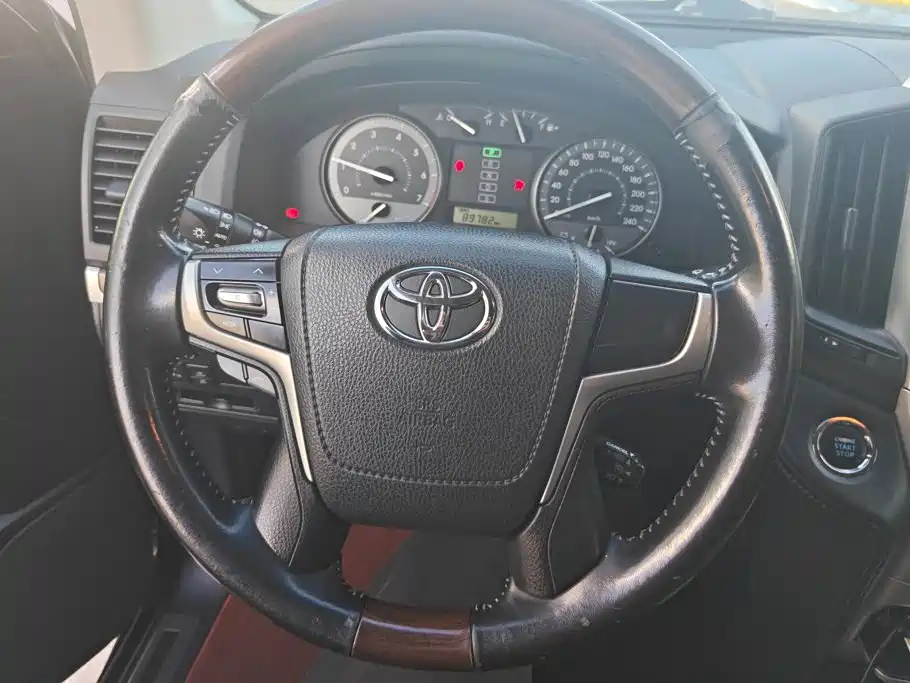 Toyota Land Cruiser — миниатюра 15