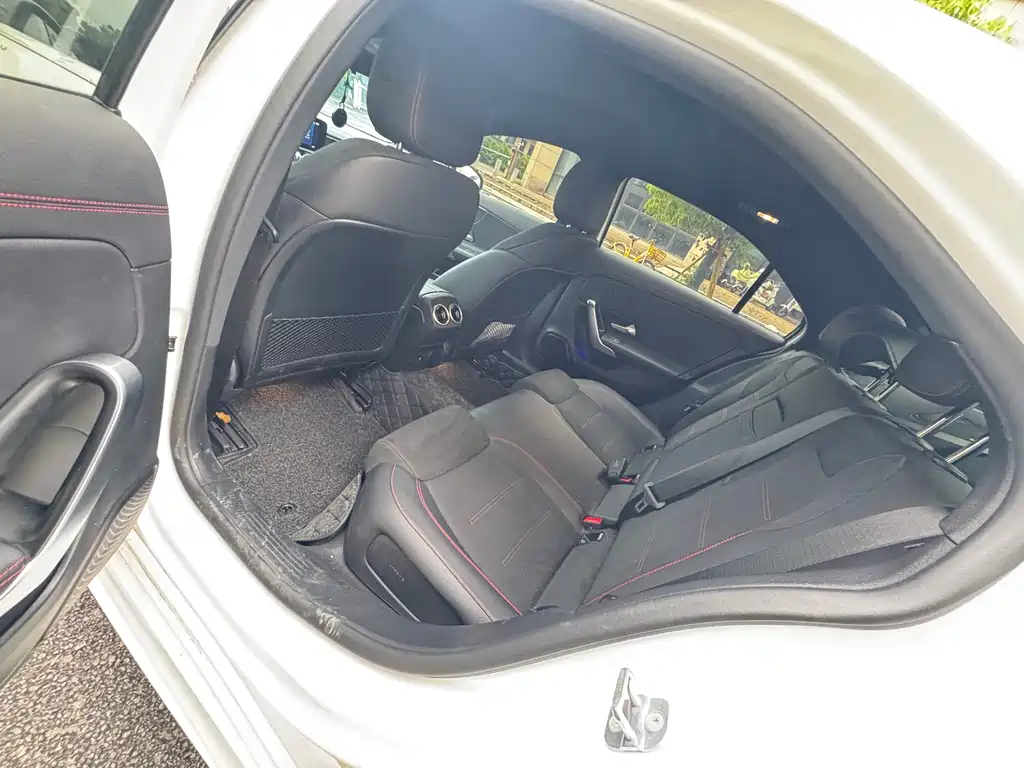 Mercedes-Benz A-Class A 2024 A 200 L Fashion