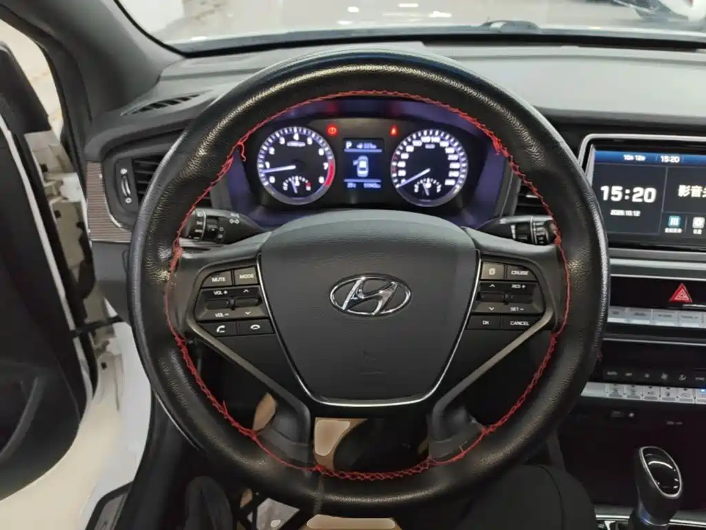 Hyundai Sonata — миниатюра 11