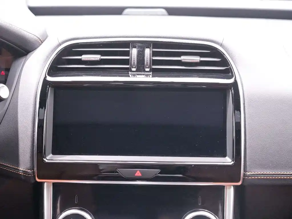 Jaguar XEL — миниатюра 18