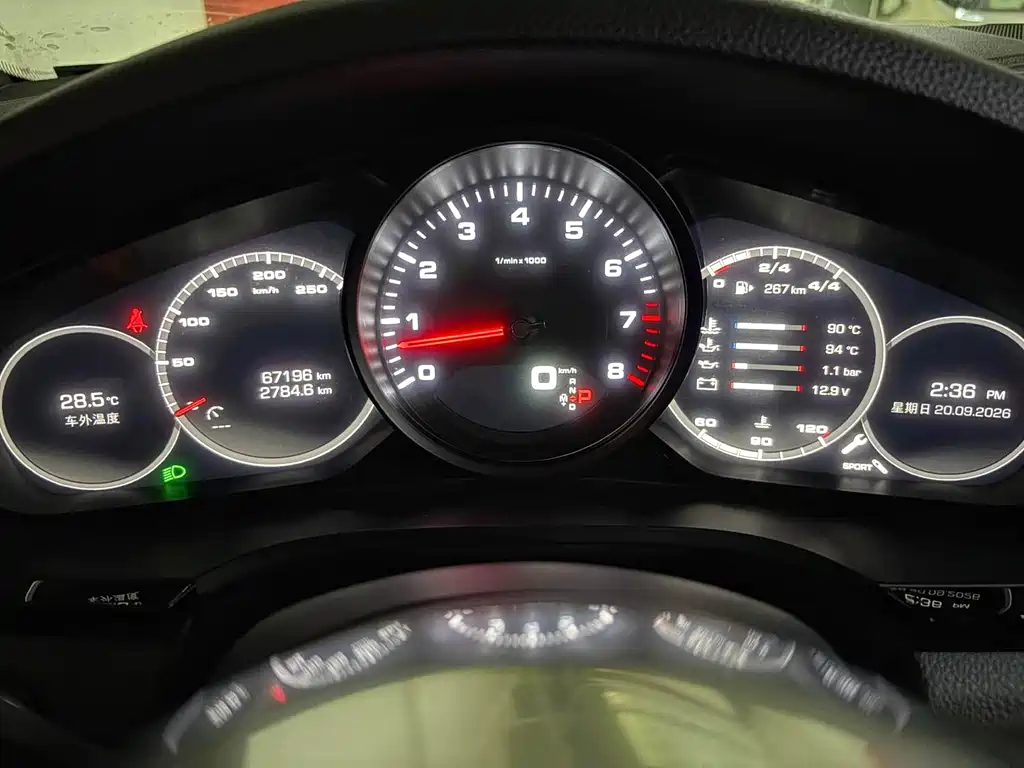 Porsche Cayenne — миниатюра 8