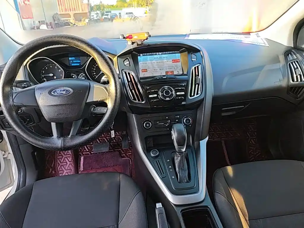 Ford Focus — миниатюра 10