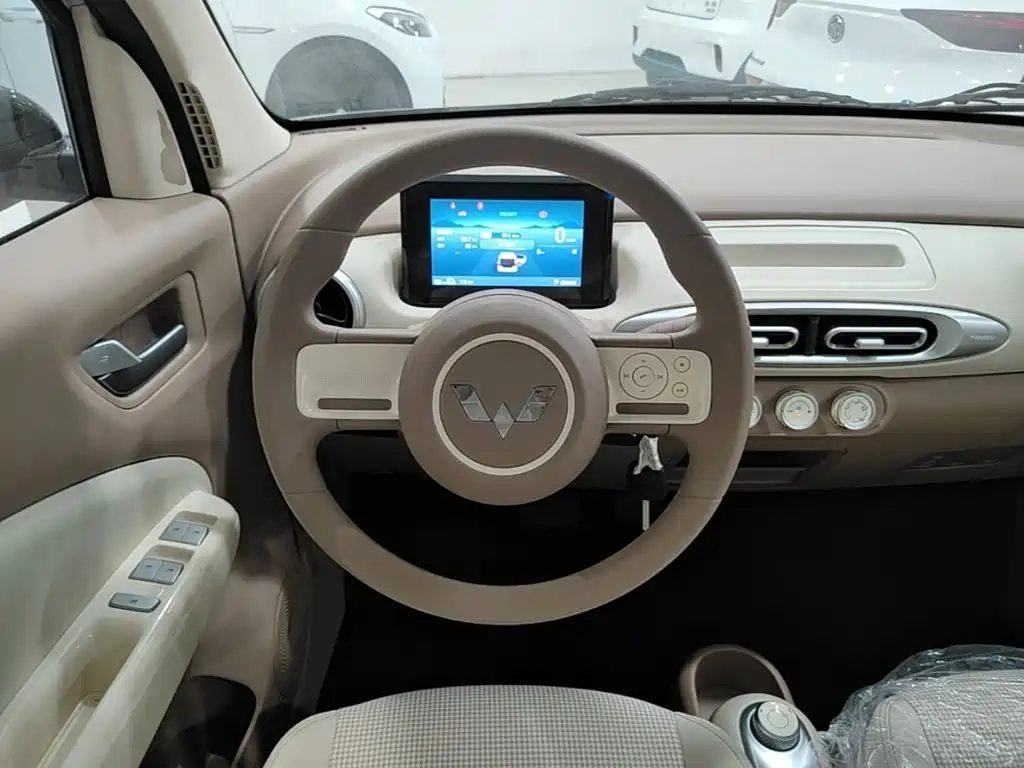 Wuling MINIEV — миниатюра 11
