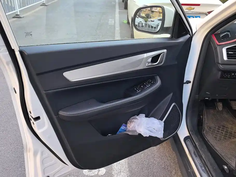 Geely Vision X6 — миниатюра 7