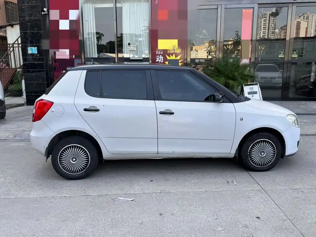 Skoda Fabia — миниатюра 4