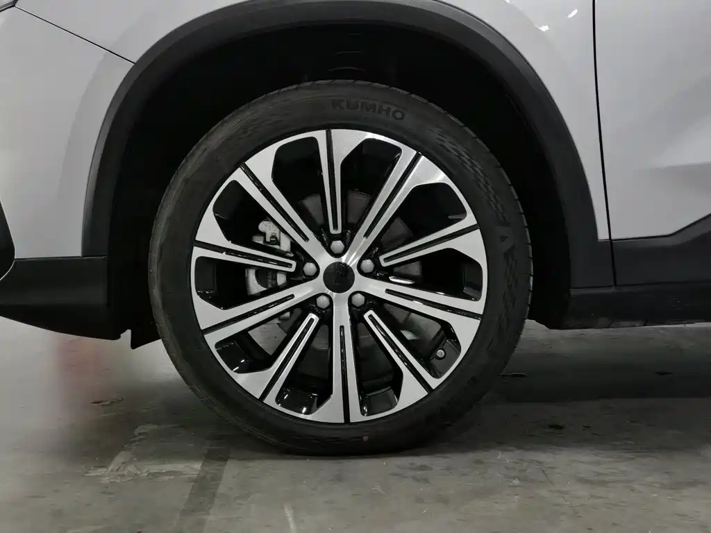 Geely Haoyue L — миниатюра 17