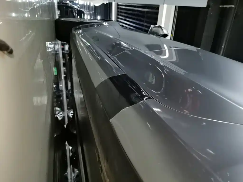 Tesla Model 3 — миниатюра 22