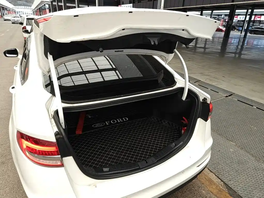 Ford Mondeo — миниатюра 19