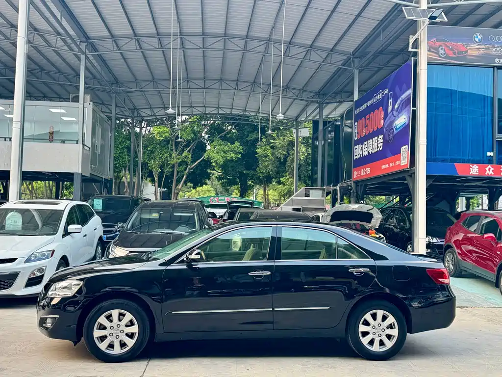 Toyota Camry — миниатюра 16
