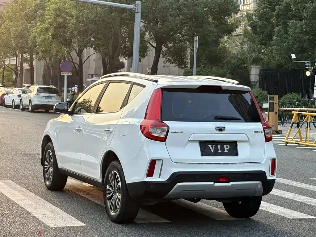 Geely Vision X6 — миниатюра 7