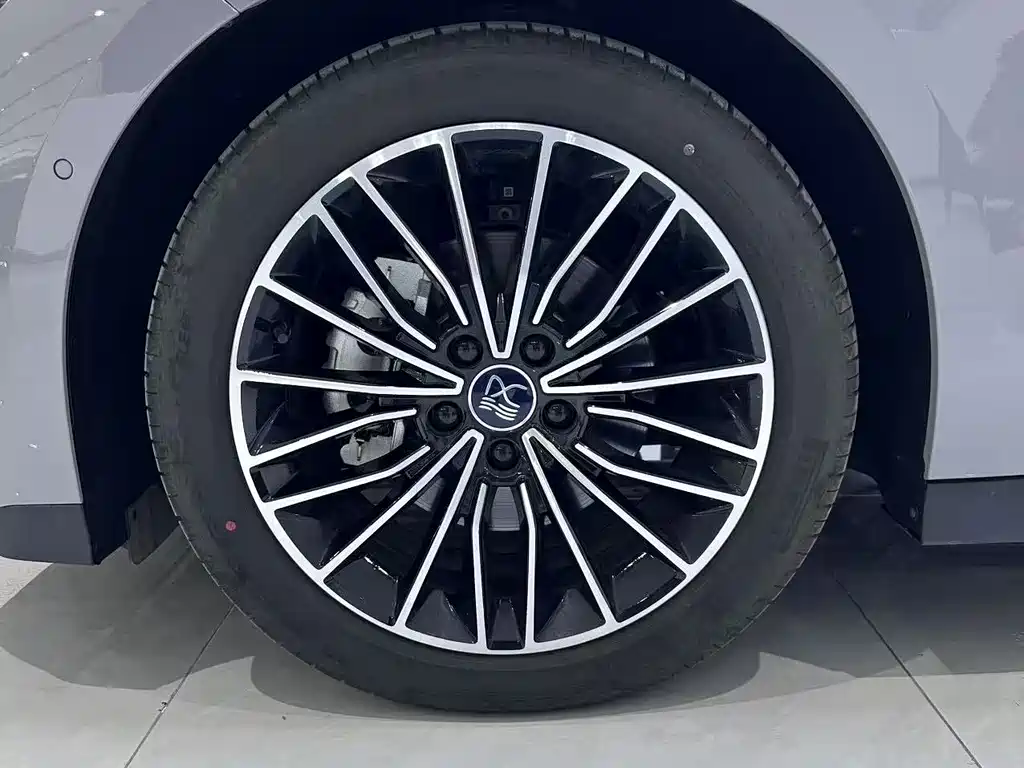 BYD Han — миниатюра 3