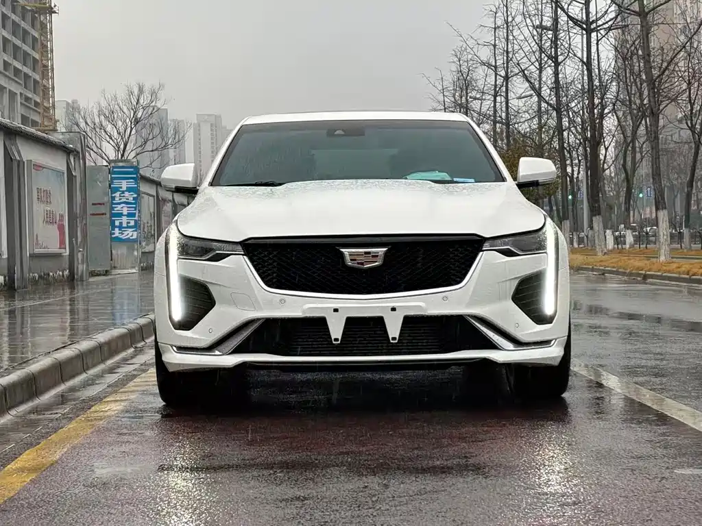 CADILLAC CT4