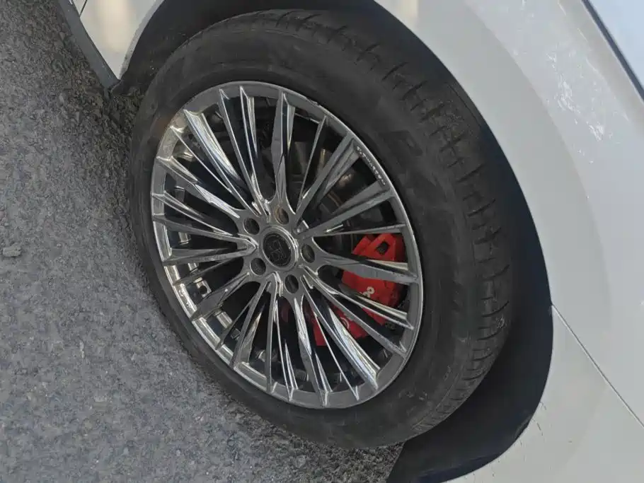 BYD Han — миниатюра 6