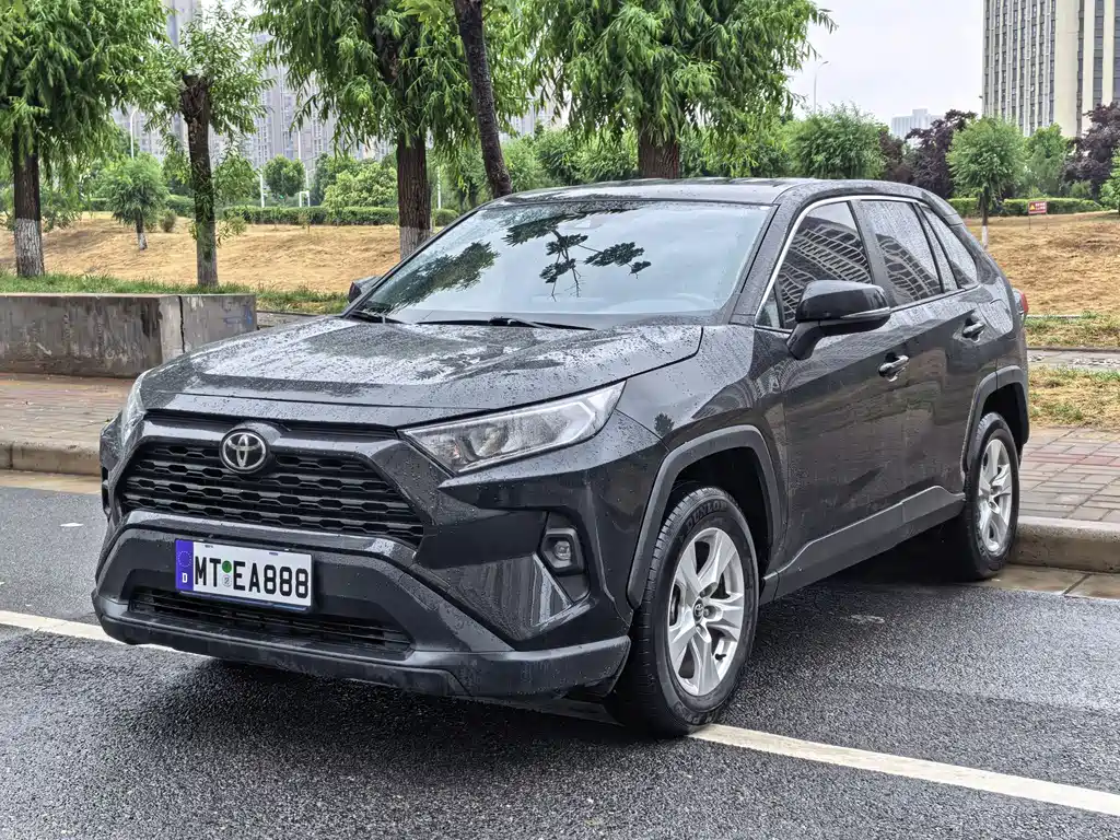 Toyota RAV4 2025