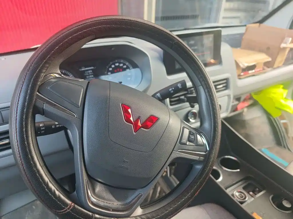 Wuling Yangguang — миниатюра 6