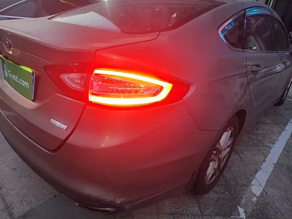 Ford Mondeo — миниатюра 8