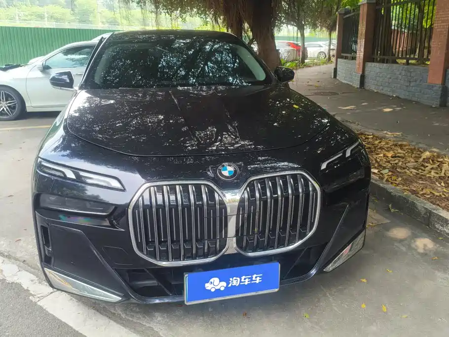 BMW 7 Series — миниатюра 2