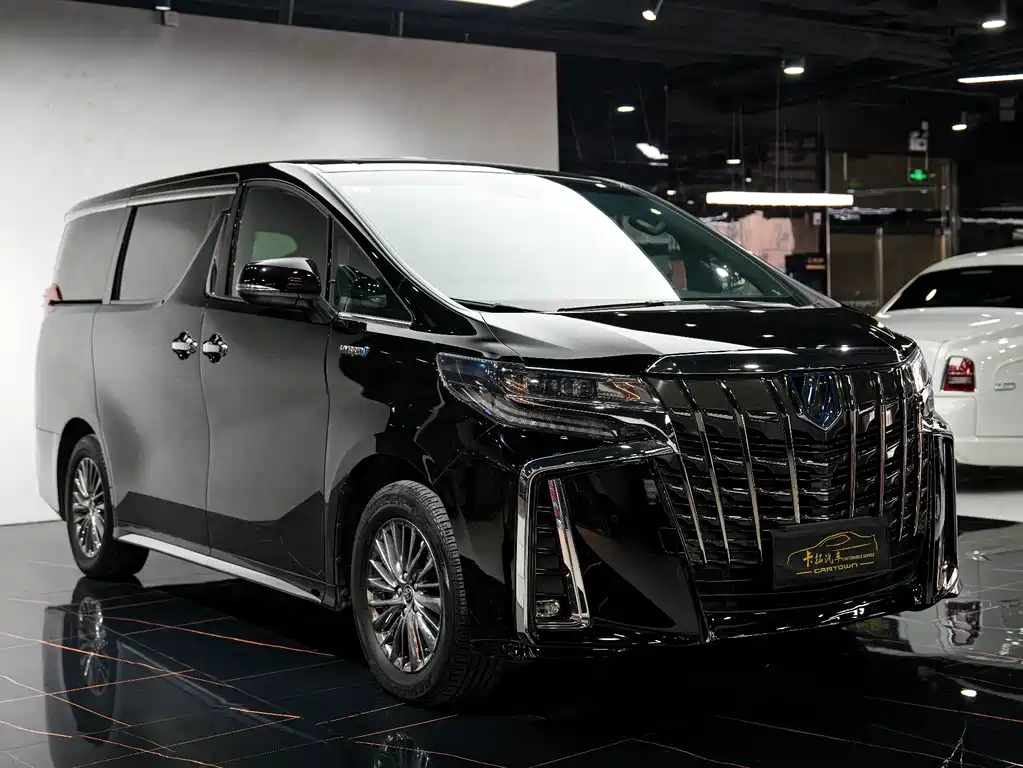 Toyota Alphard — миниатюра 3