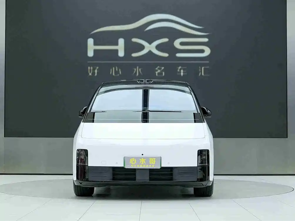 Li Auto MEGA 2025 Home